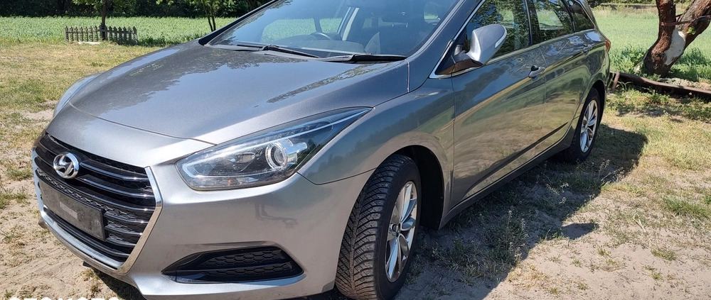 Hyundai i40 cena 11500 przebieg: 87000, rok produkcji 2015 z Piastów małe 92